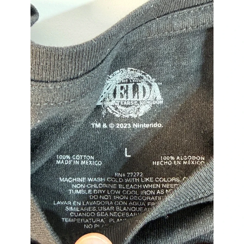 Nintendo Legend of Zelda Tears of the Kingdom Link Graphic T-Shirt Black Large